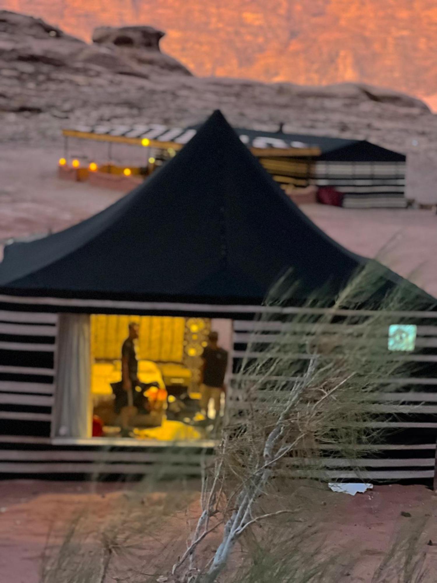 Rum Mountain Luxury Camp Aparthotel Wadi Rum Exteriör bild